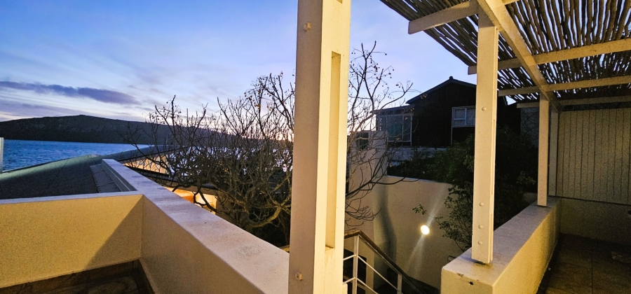 3 Bedroom Property for Sale in Middedorp Western Cape